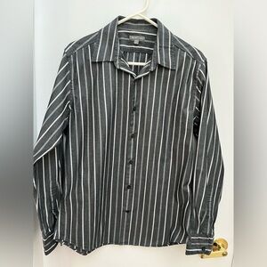 Gap Premium Men’s Size M 100% Cotton Gray Striped Shirt.